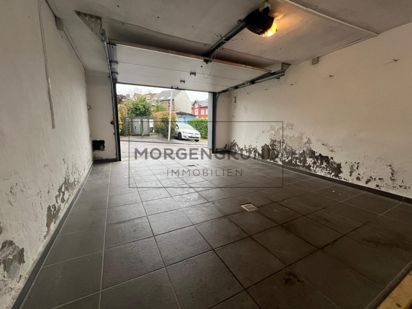 Garage.